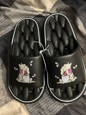 NIP - Women’s Winnie the Pooh Black Slide Sandals Size 40-41 (9-10)